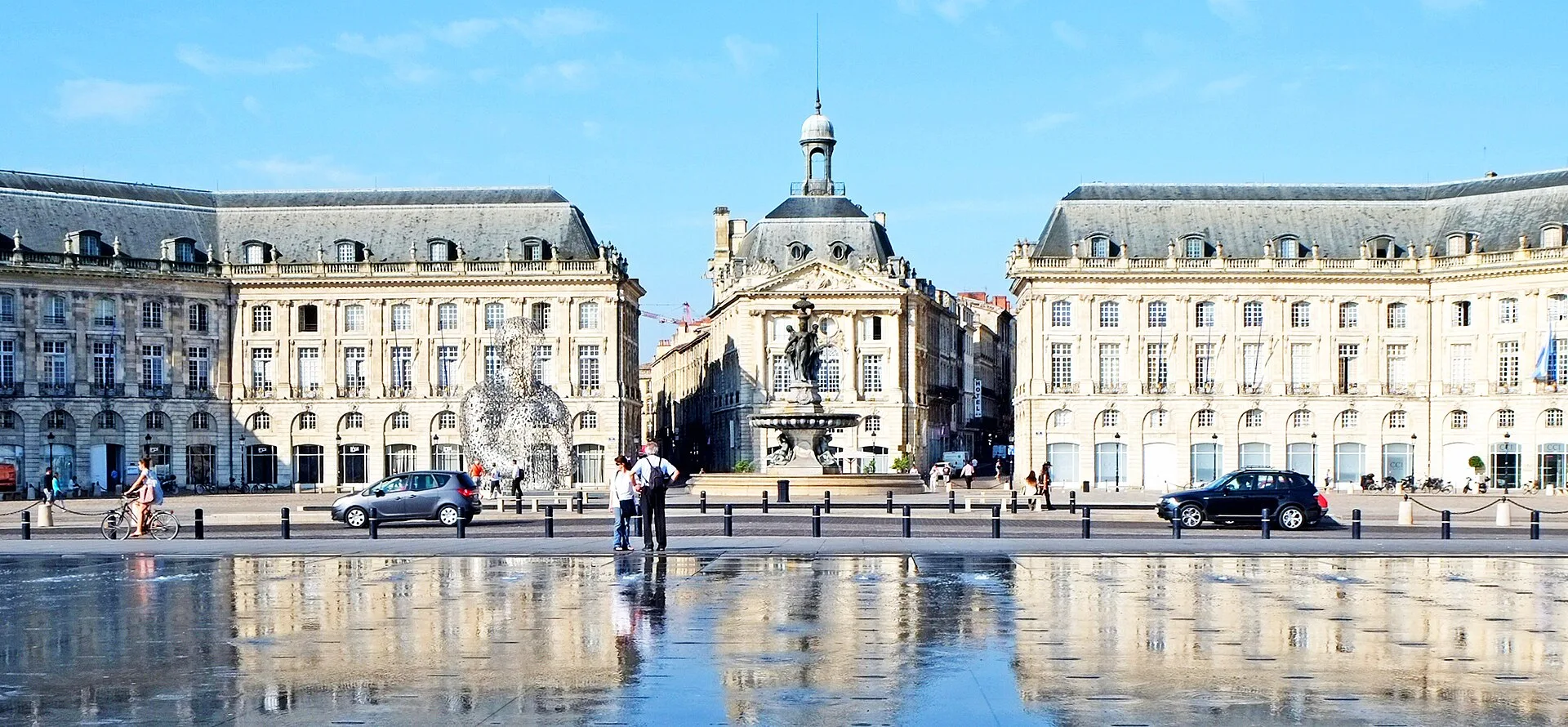 Vue de la place de la Bourse et de la Garonne à Bordeaux